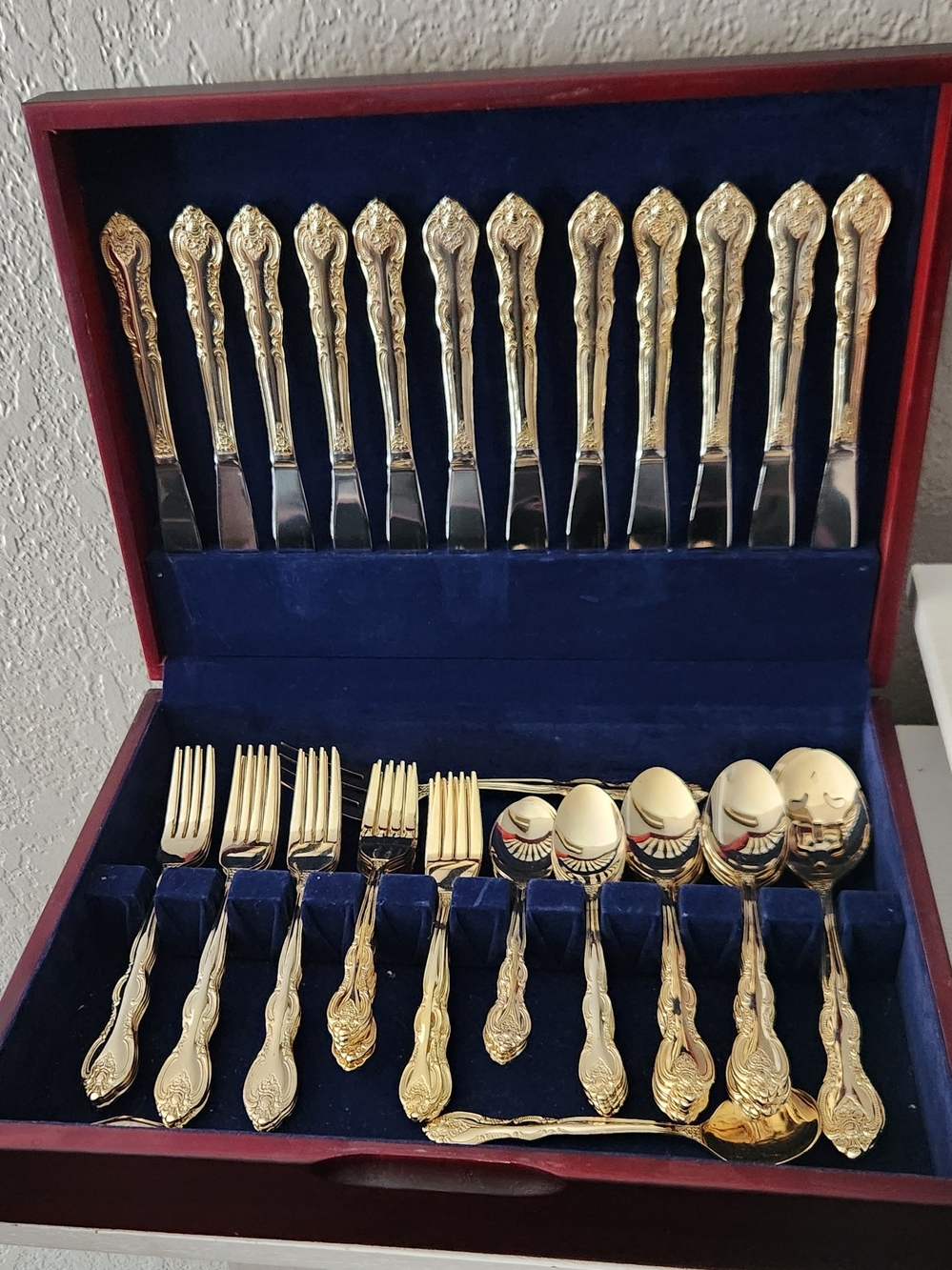 International China 64pc 12 Setting Gold Plated Flatware Silverware China W/Case